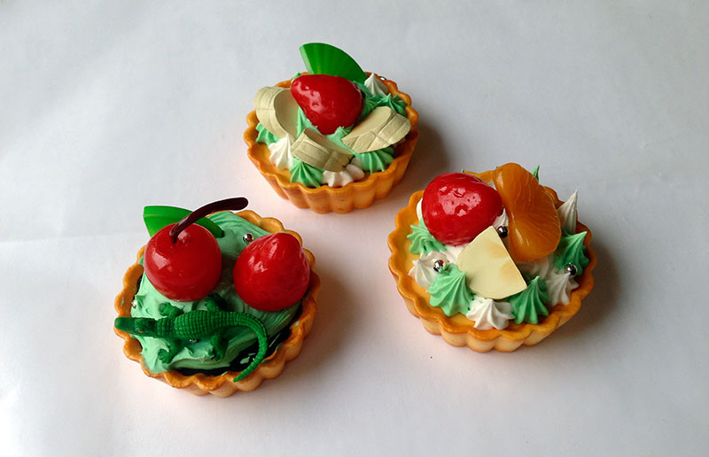 Whipple tarts, the gator didn't come with the set, it was a stroke of genius by my niece to add this