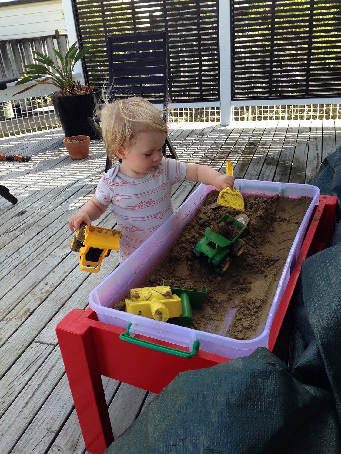 Sand table